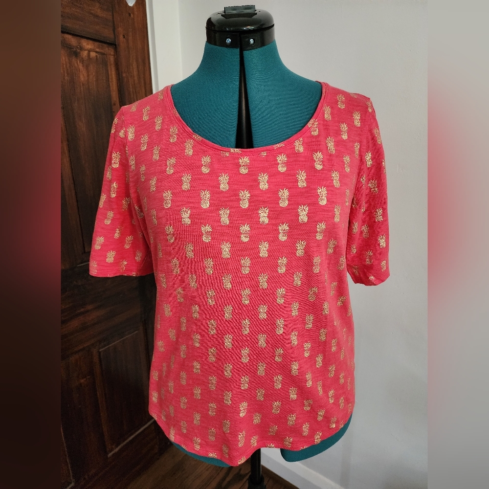 Chico's Ultimate Tee Pink w/ Gold Pineapples Small